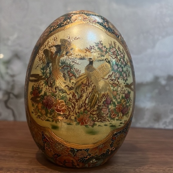 Vintage Satsuma Large Hand Painted Gold Porcelain Ceramic Egg - Picture 3 of 6